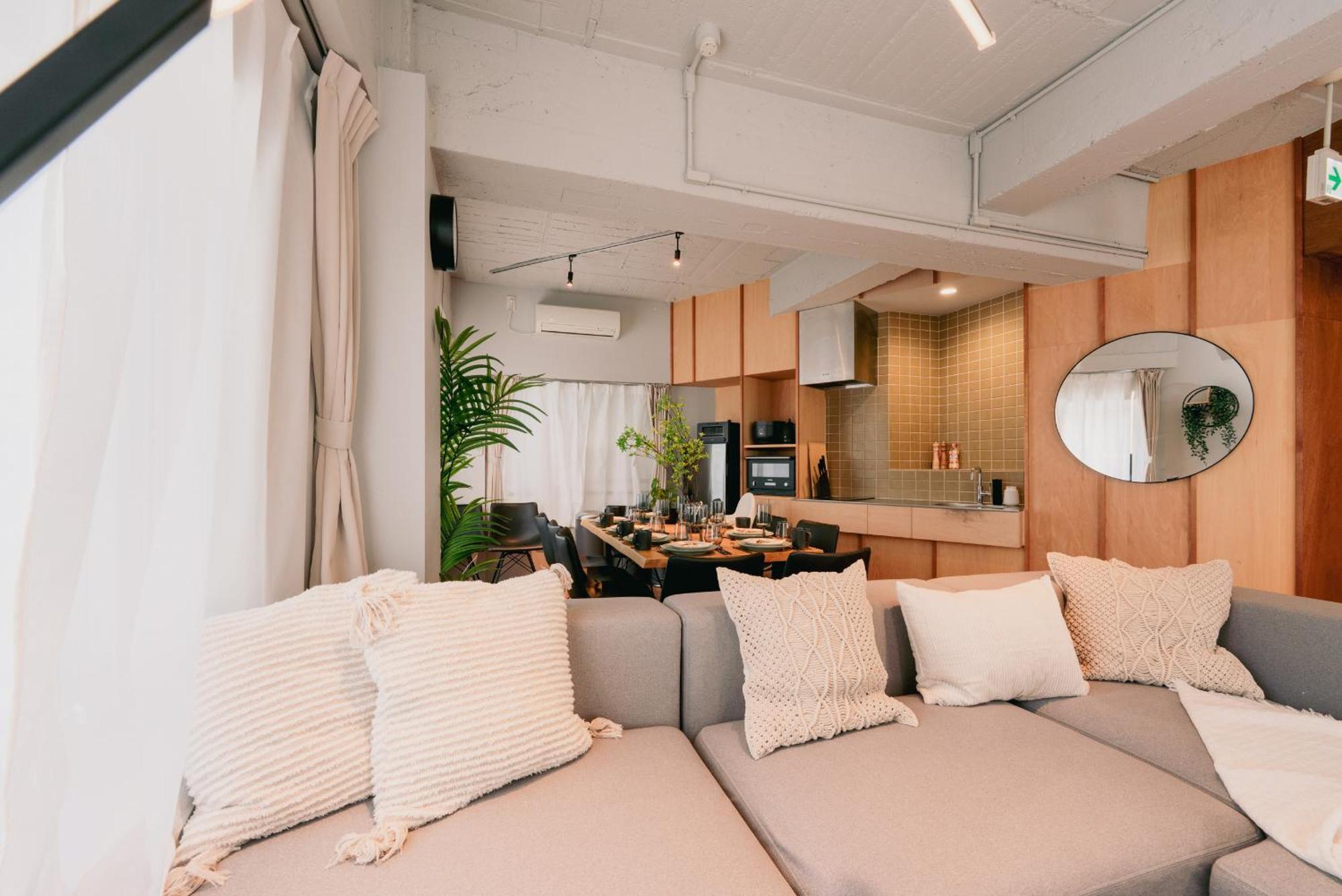Eminaz Minami Otsuka 3f4f Apartment Tokyo